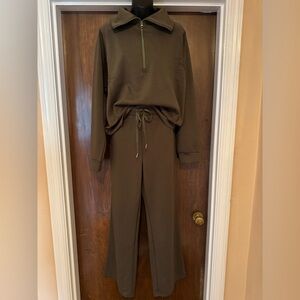 Anrabess Olive Green Sweatsuit-Size L-two tiny spots on front shown in pics-NWT